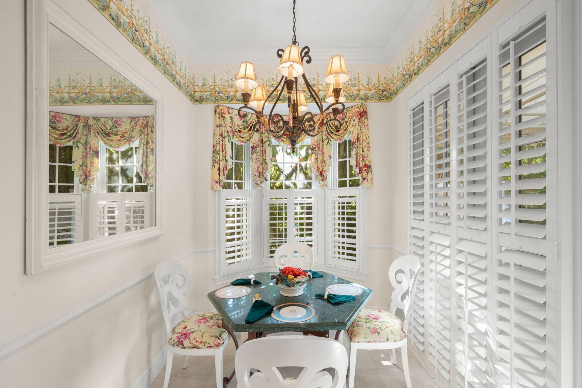 255 Cherry Lane, Palm Beach, FL 33480 Photo