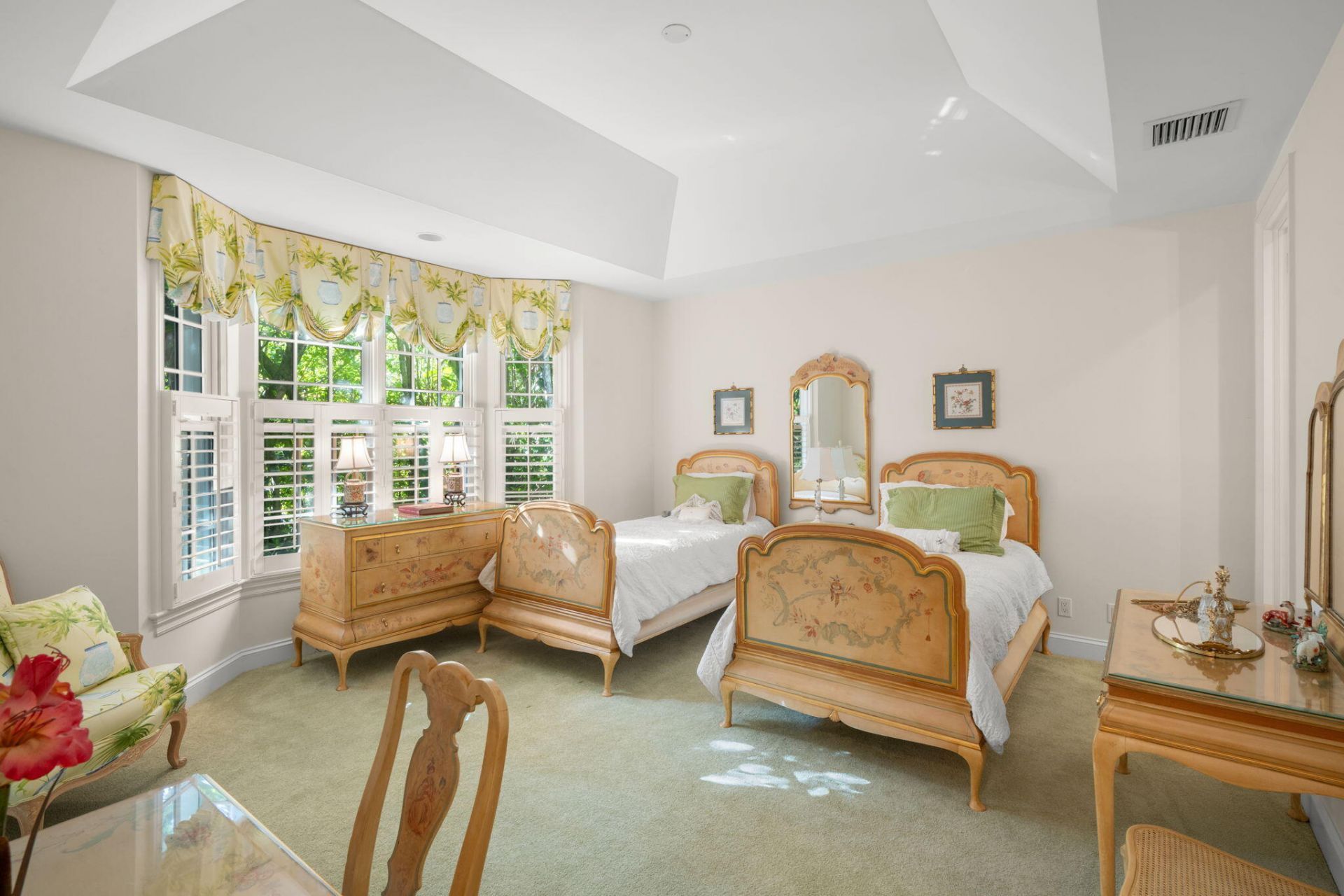 255 Cherry Lane, Palm Beach, FL 33480 Photo