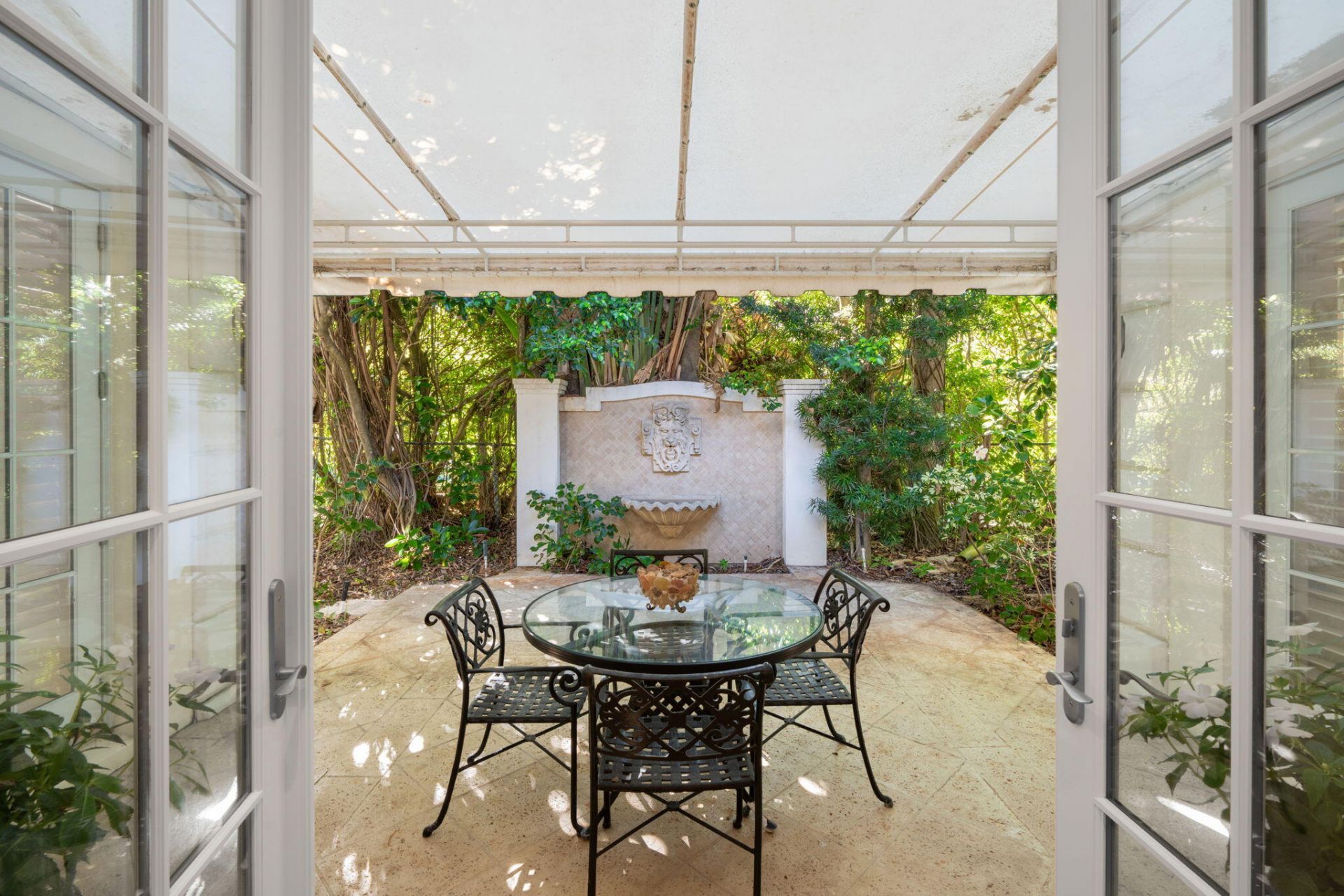 255 Cherry Lane, Palm Beach, FL 33480 Photo