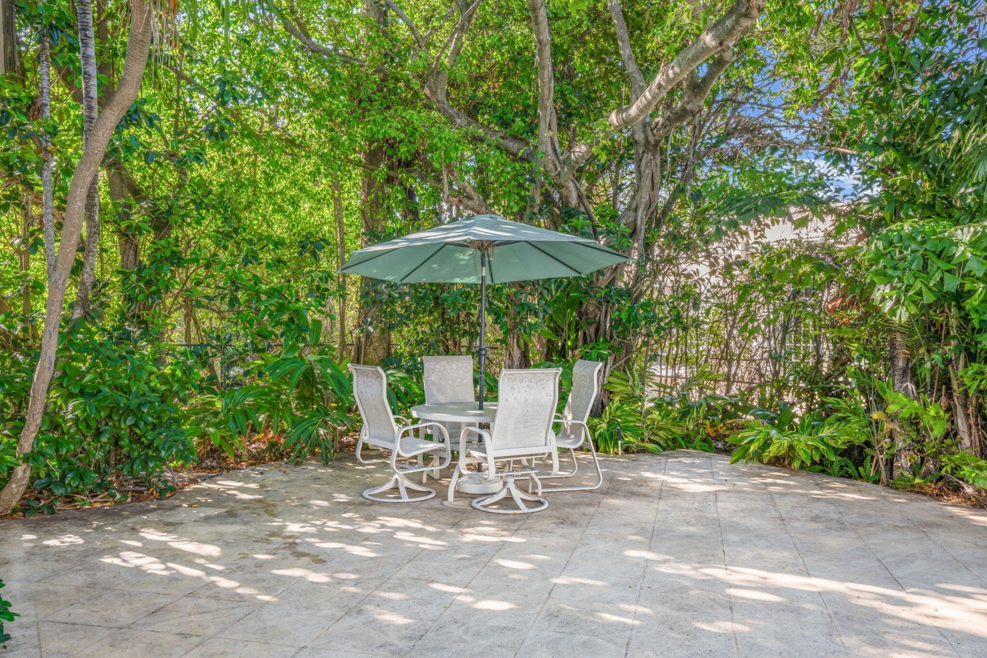 255 Cherry Lane, Palm Beach, FL 33480 Photo