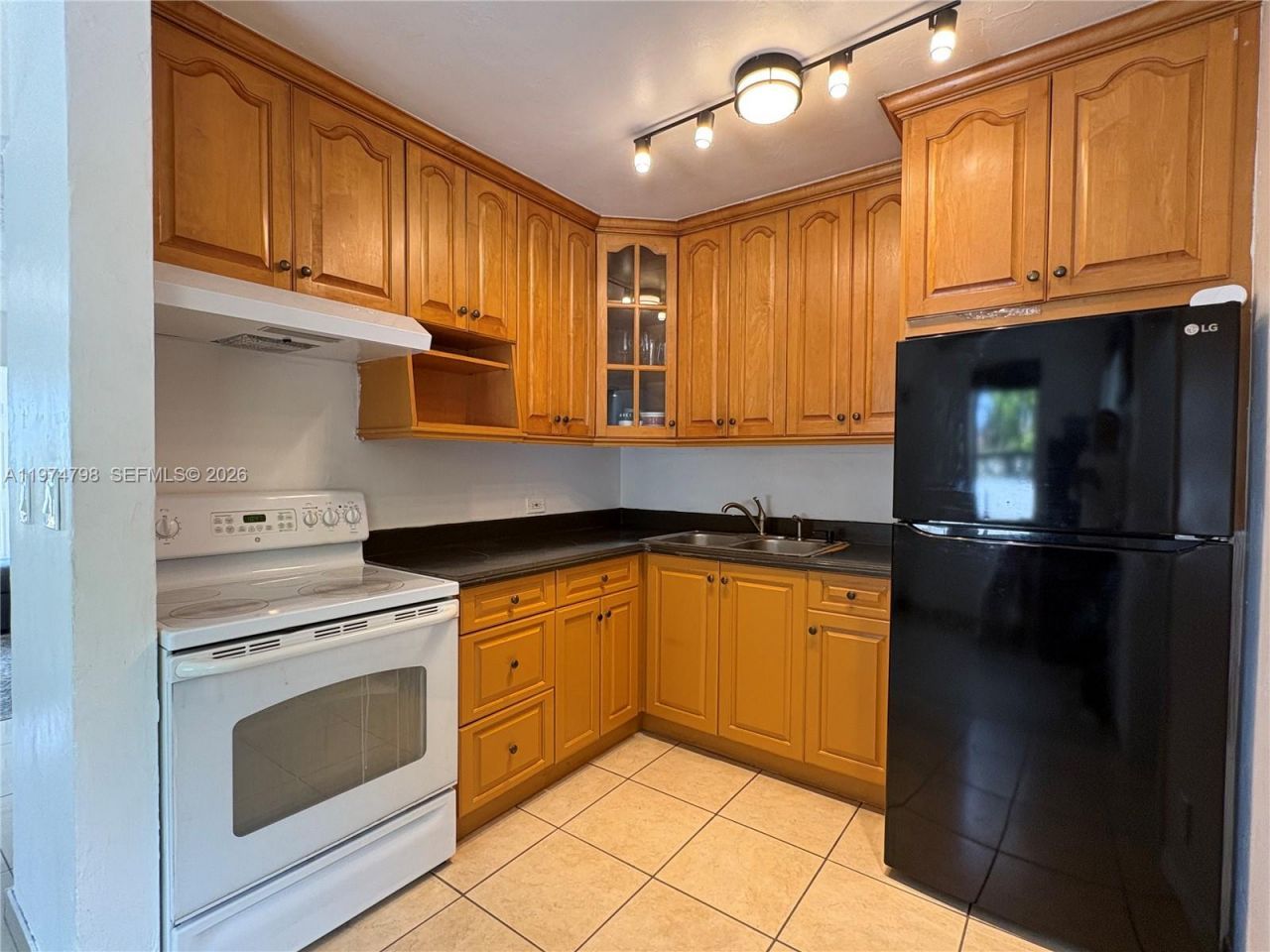 204 SW 7th Ave, Hallandale Beach, FL 33009 Photo