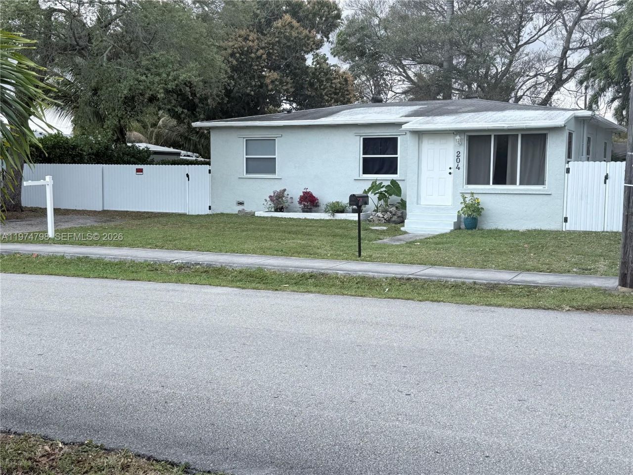 204 SW 7th Ave, Hallandale Beach, FL 33009 Photo