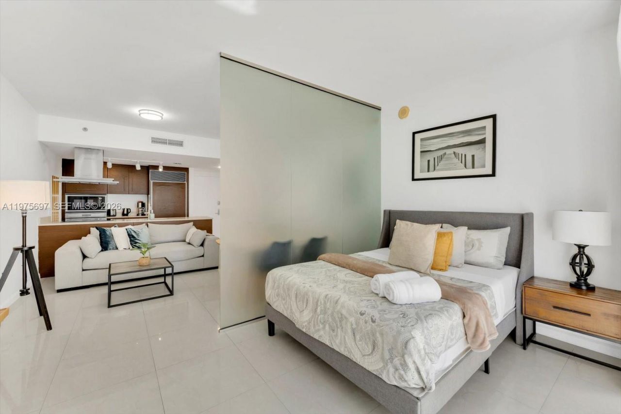 485 Brickell Ave, Unit 1807, Miami, FL 33131 Photo
