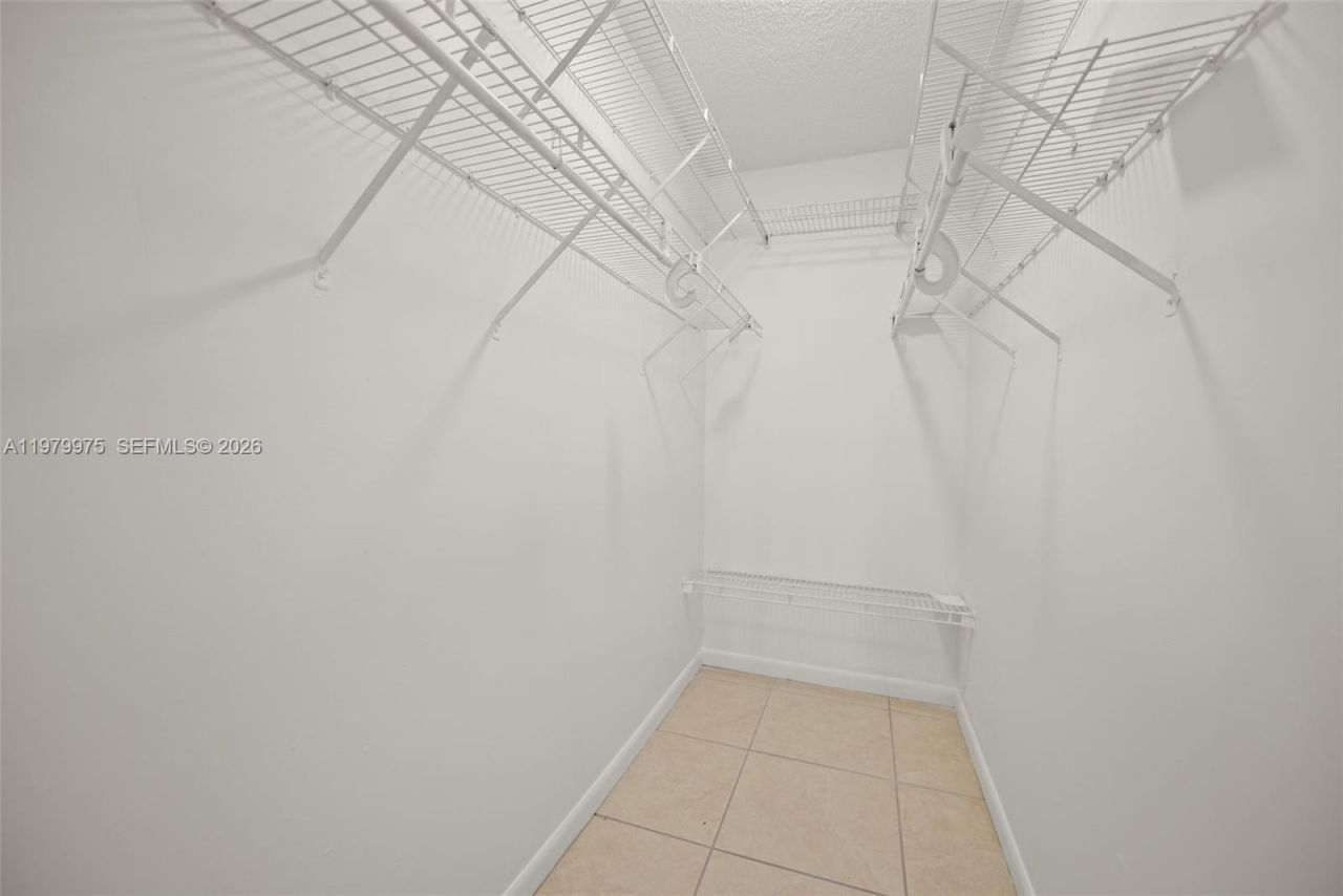 2496 W 70th Pl , Hialeah, FL 33016 Photo