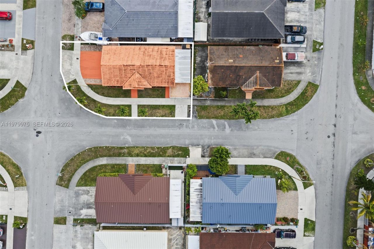 2496 W 70th Pl , Hialeah, FL 33016 Photo