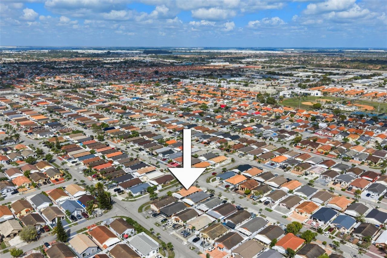 2496 W 70th Pl , Hialeah, FL 33016 Photo