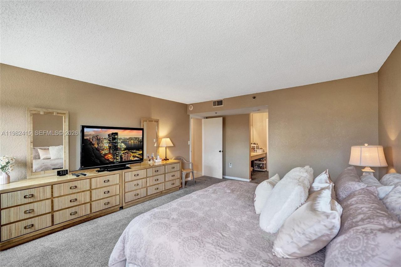 1201 S Ocean Dr, Unit 412S, Hollywood, FL 33019 Photo