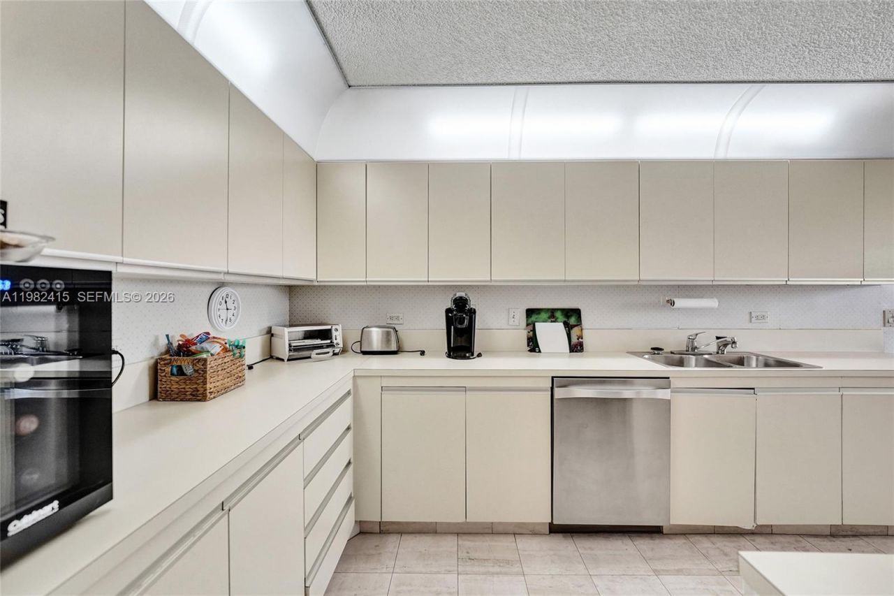 1201 S Ocean Dr, Unit 412S, Hollywood, FL 33019 Photo