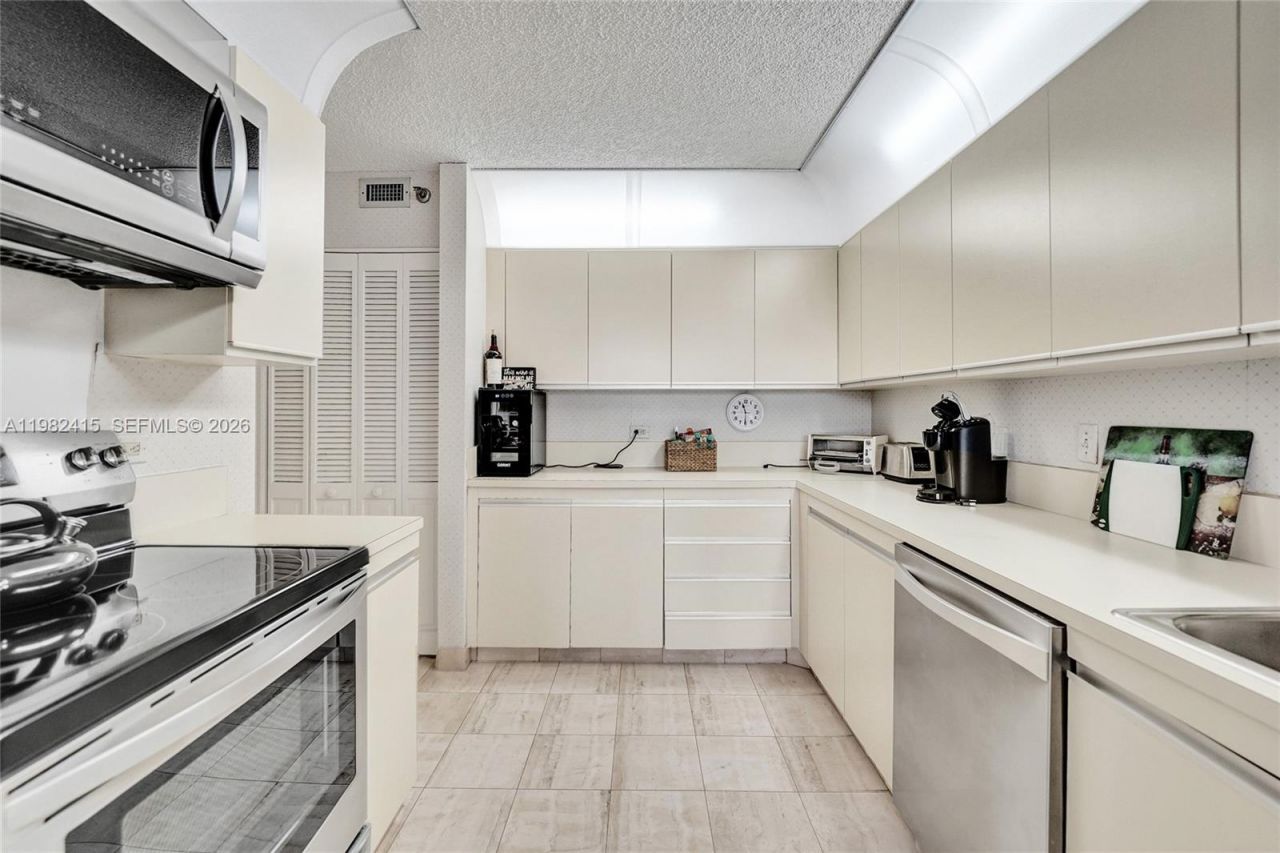 1201 S Ocean Dr, Unit 412S, Hollywood, FL 33019 Photo