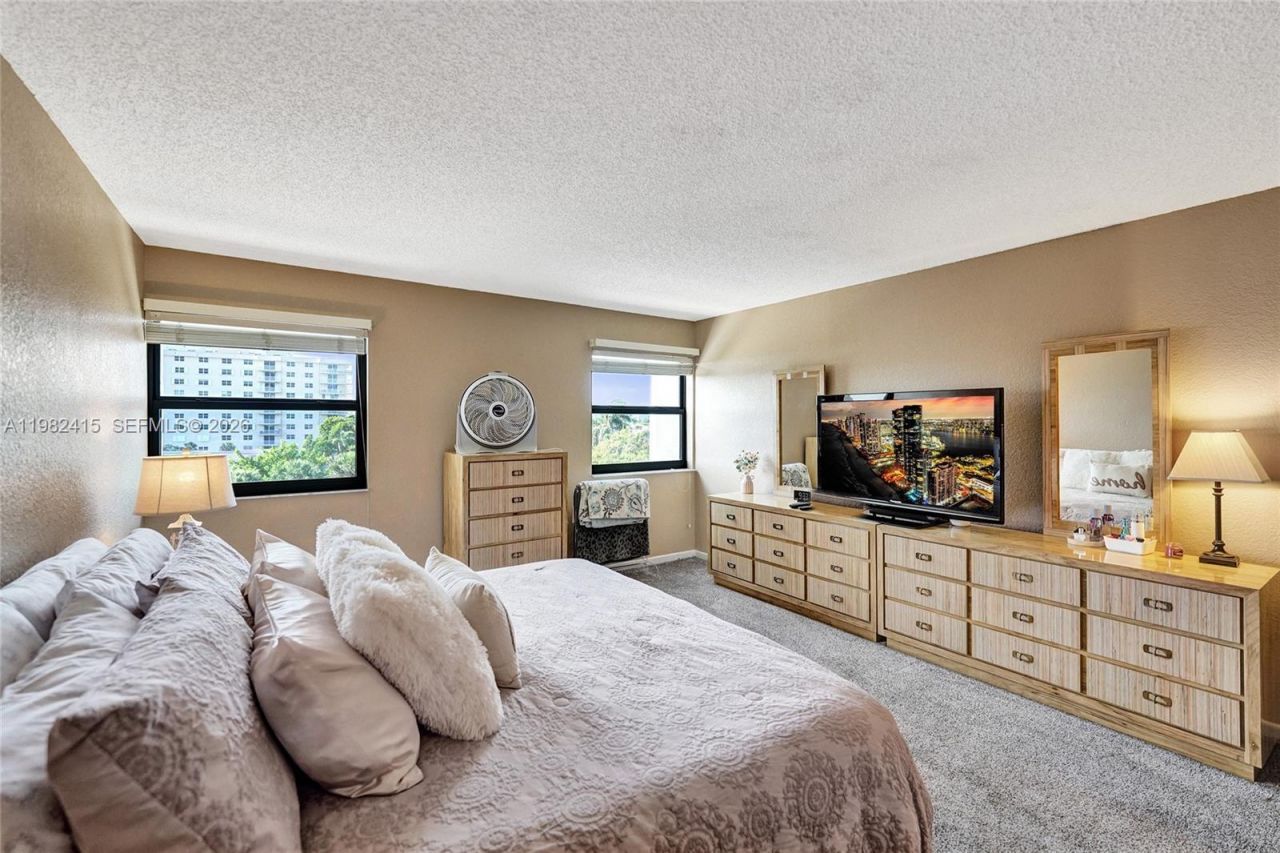 1201 S Ocean Dr, Unit 412S, Hollywood, FL 33019 Photo