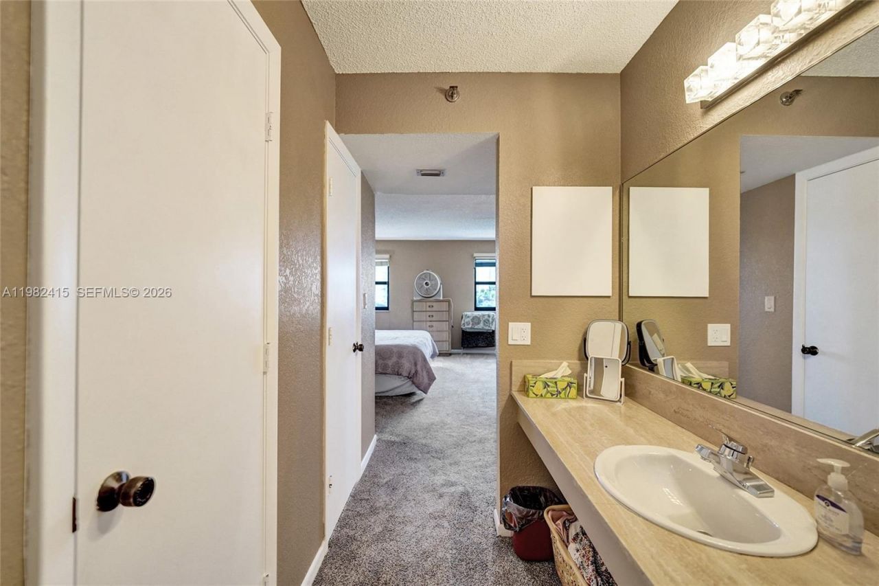 1201 S Ocean Dr, Unit 412S, Hollywood, FL 33019 Photo