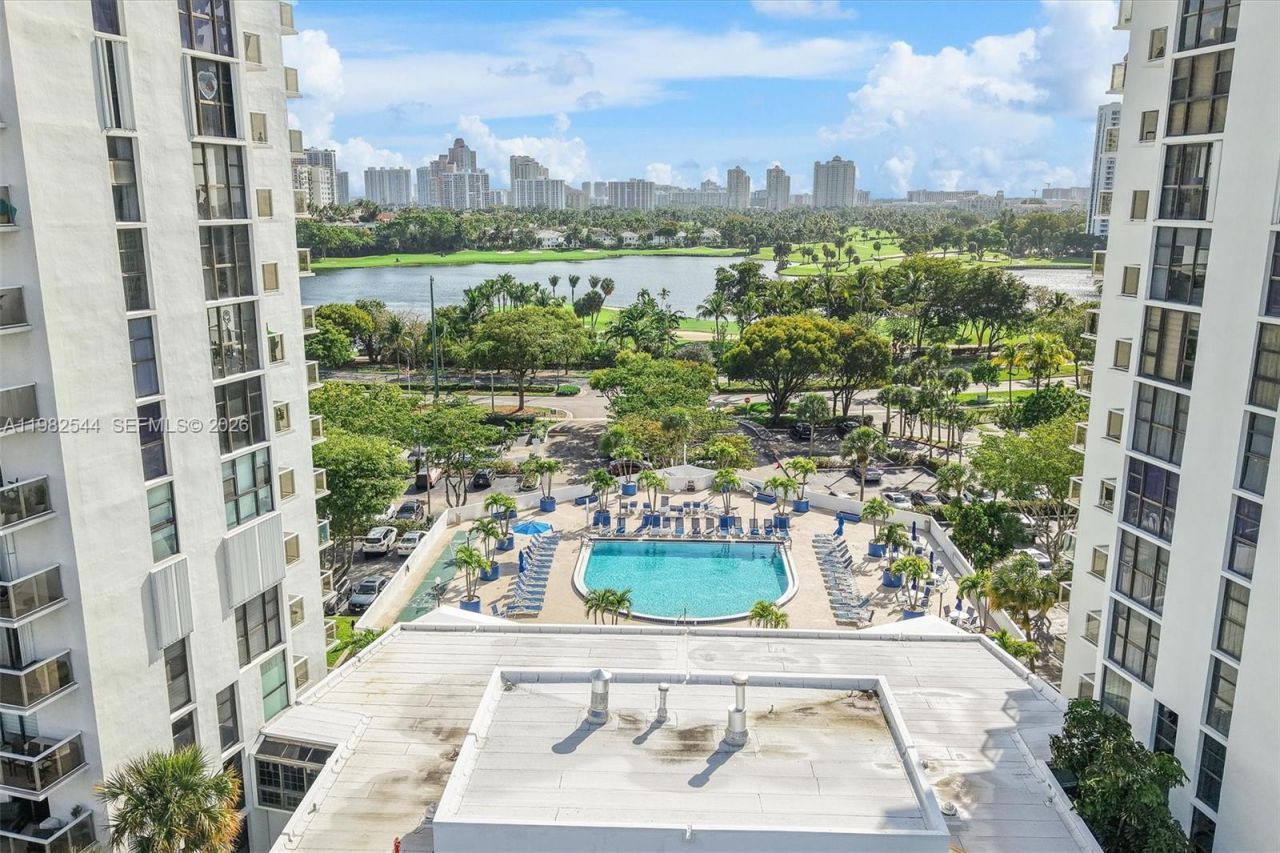 3731 N Country Club Dr, Unit 521, Aventura, FL 33180 Photo