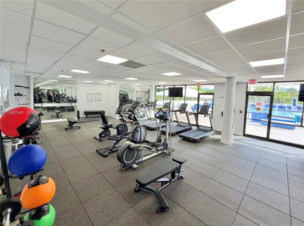 3731 N Country Club Dr, Unit 521, Aventura, FL 33180 Photo
