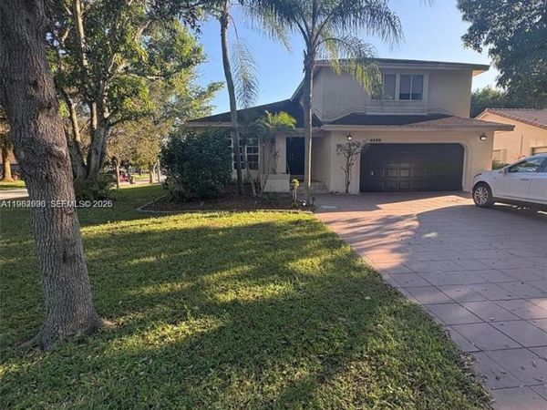 4520 NW 52nd St , Coconut Creek, FL 33073