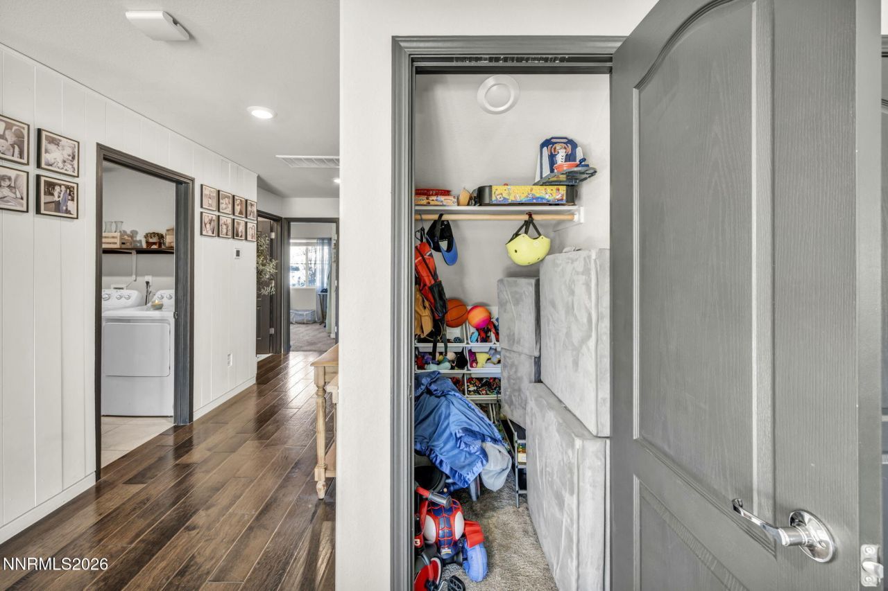 8854 Finnsech Drive, Reno, NV 89506 Photo