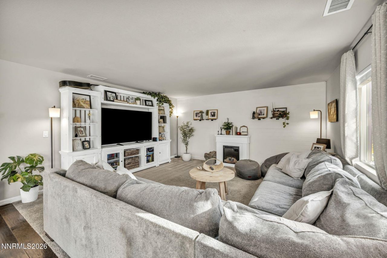 8854 Finnsech Drive, Reno, NV 89506 Photo