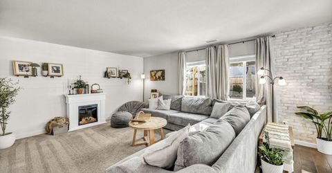 8854 Finnsech Drive, Reno, NV 89506 Photo