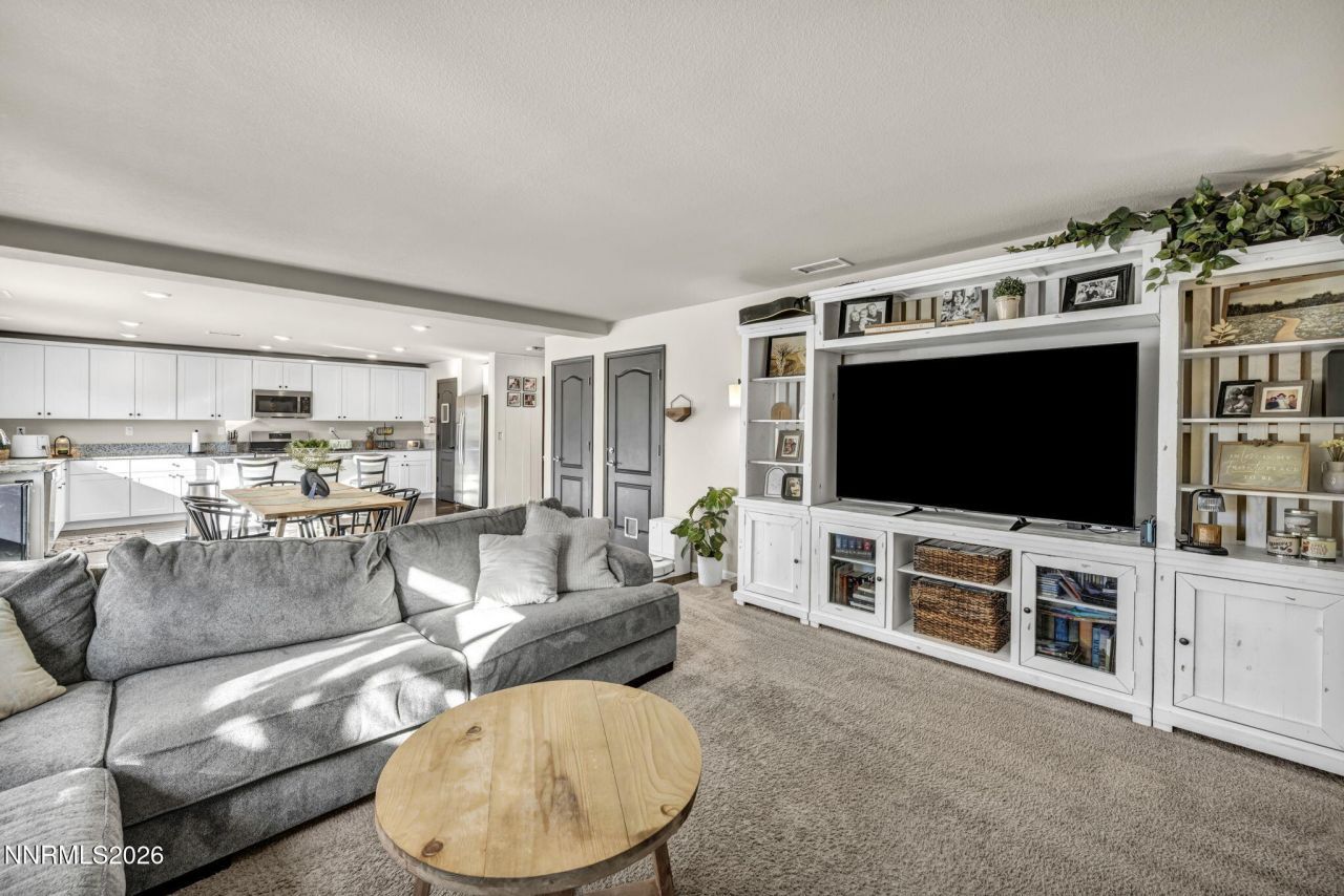 8854 Finnsech Drive, Reno, NV 89506 Photo