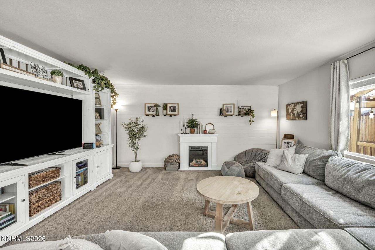 8854 Finnsech Drive, Reno, NV 89506 Photo