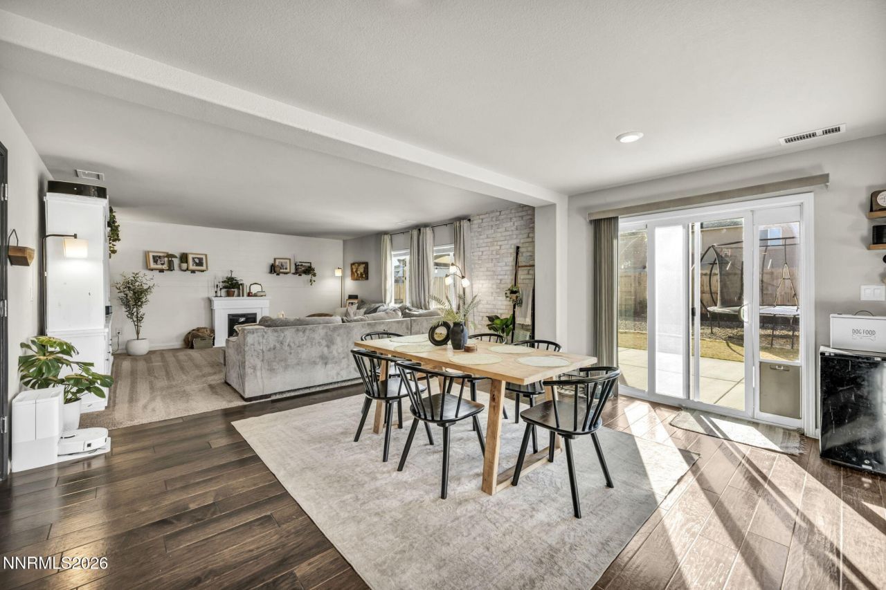 8854 Finnsech Drive, Reno, NV 89506 Photo