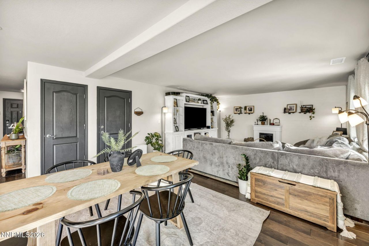 8854 Finnsech Drive, Reno, NV 89506 Photo