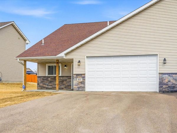 405 E Cheyenne Street, Roberts, WI 54023