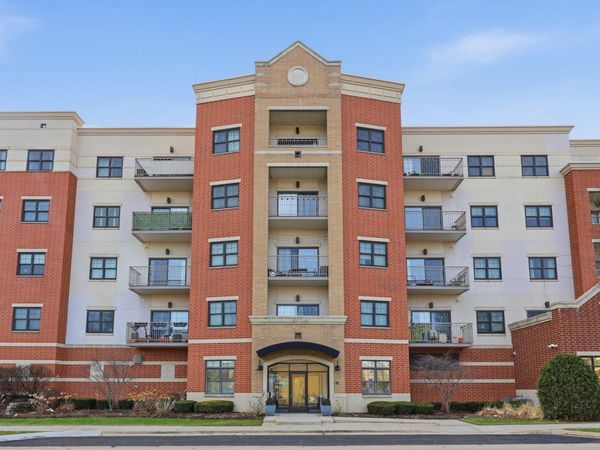 14 S Prospect Street , Unit 402, Roselle, IL 60172