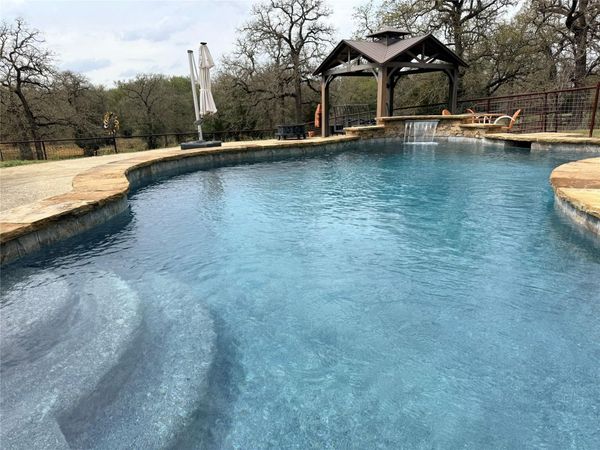 2628 County Road 316 , Lexington, TX 78947