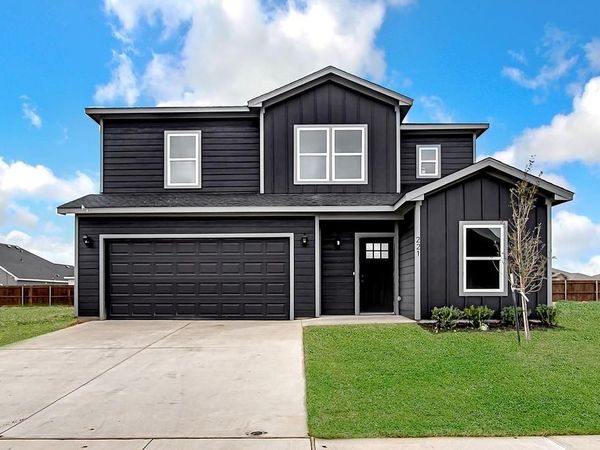 221 Marble Creek Drive, Fort Worth, TX 76131