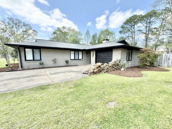 913 E Westbrook, West Point, MS 39773