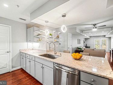 4189 S FOUR MILE RUN DRIVE S , Unit 101, ARLINGTON, VA 22204