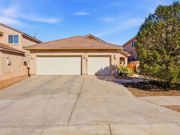 8008 Oso Loco Drive NE, Albuquerque, NM 87122