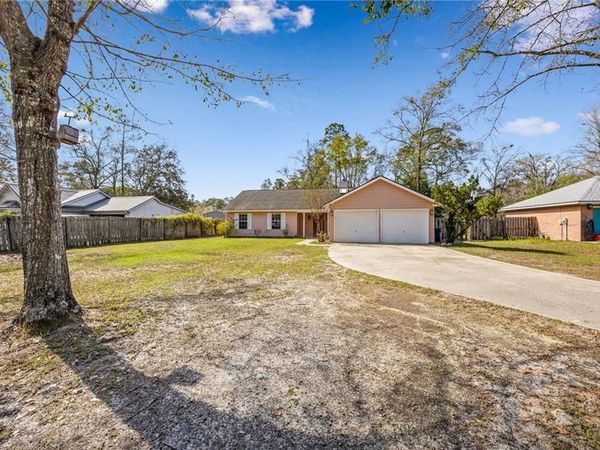 279 W Pine Ave , Kingsland, GA 31548