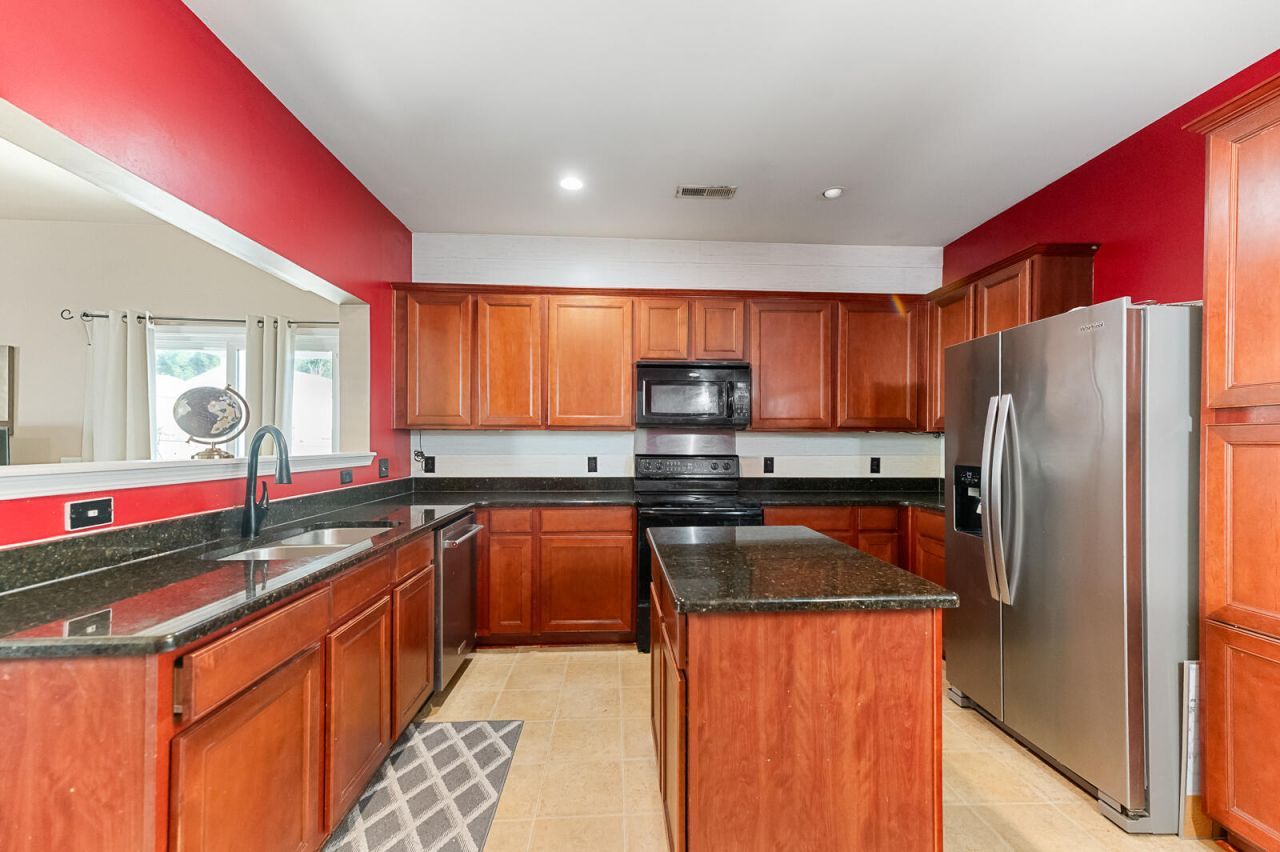 332 Peters Creek Drive Photo 5