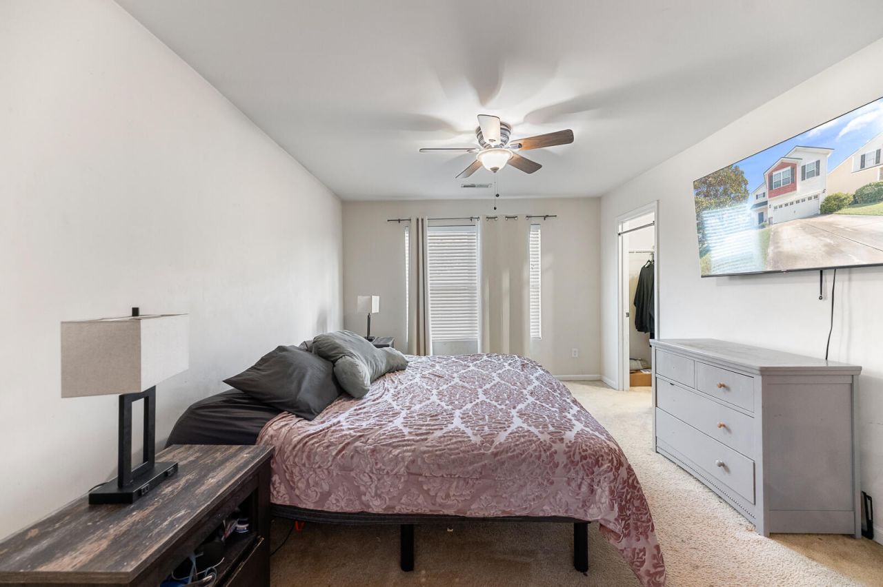 332 Peters Creek Drive Photo 8