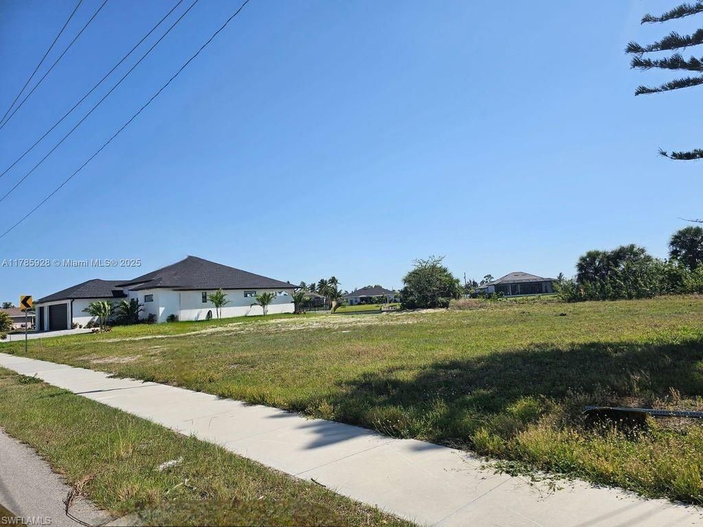 410 Nicholas Pkwy E, Cape Coral, FL 33990 Photo