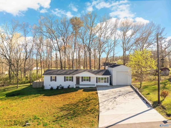 206 Rolling Hills Drive, Arab, AL 35016