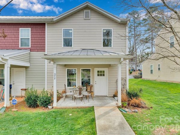 372 E Mills Avenue , Mooresville, NC 28115
