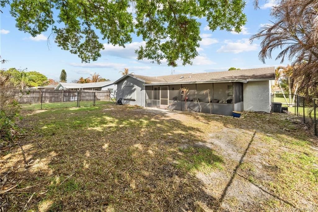 1250 SE Petunia Avenue, Port Saint Lucie, FL 34952 Photo