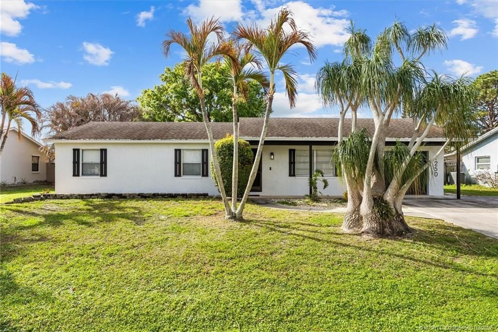 1250 SE Petunia Avenue, Port Saint Lucie, FL 34952 Photo