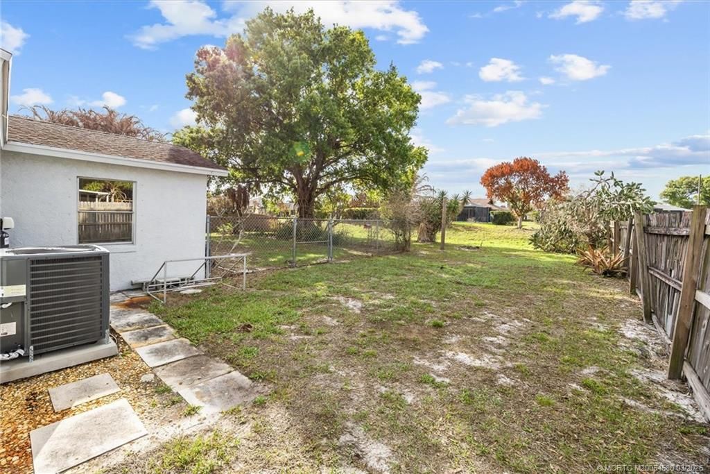 1250 SE Petunia Avenue, Port Saint Lucie, FL 34952 Photo