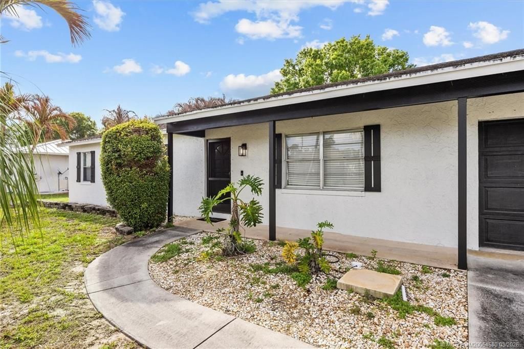 1250 SE Petunia Avenue, Port Saint Lucie, FL 34952 Photo