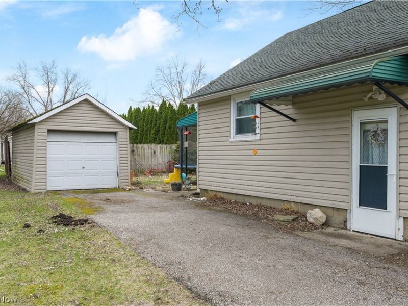 1726 Knox Boulevard, Akron, OH 44320 Photo 20