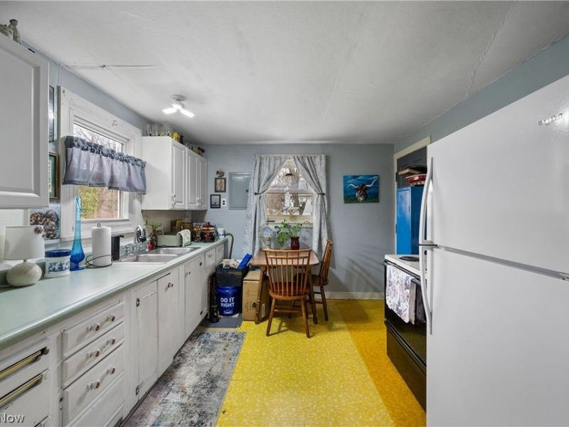 1726 Knox Boulevard, Akron, OH 44320 Photo 6