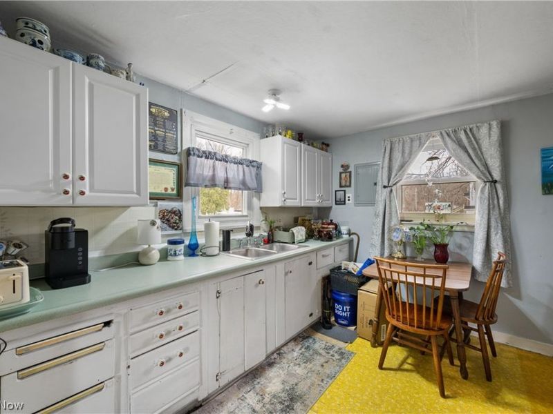 1726 Knox Boulevard, Akron, OH 44320 Photo 7