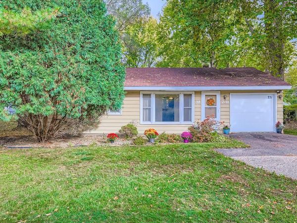 731 Berwood Avenue, Vadnais Heights, MN 55127