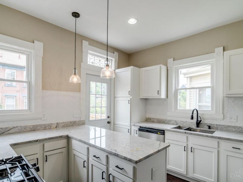 2002 Clarion Avenue, Cincinnati, OH 45207 Photo 15