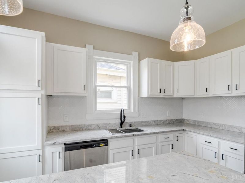 2002 Clarion Avenue, Cincinnati, OH 45207 Photo 16