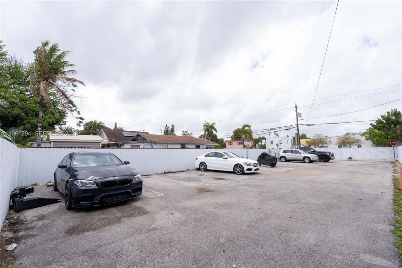 1890 NW 35th St , Unit 6, Miami, FL 33142 Photo