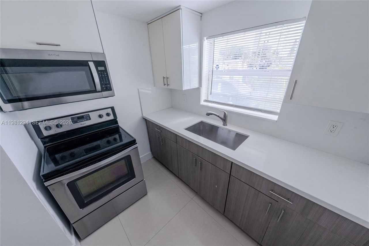 1890 NW 35th St , Unit 6, Miami, FL 33142 Photo